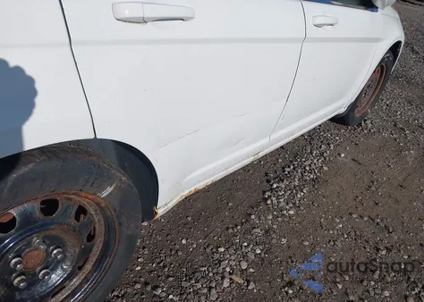 2012 Chrysler 200 Lx z USA, uszkodzony, nr VIN 1C3CCBAB5CN298010